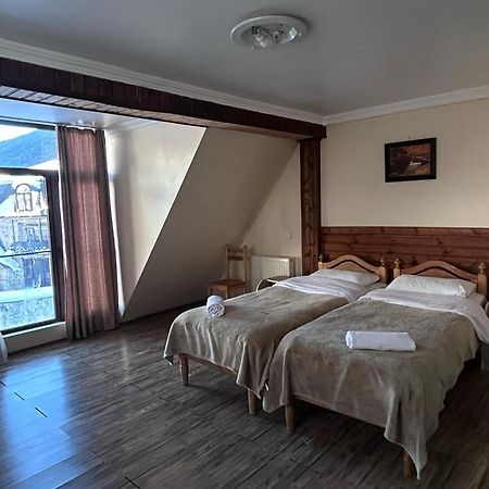 Mestiatour Guest House ภายนอก รูปภาพ