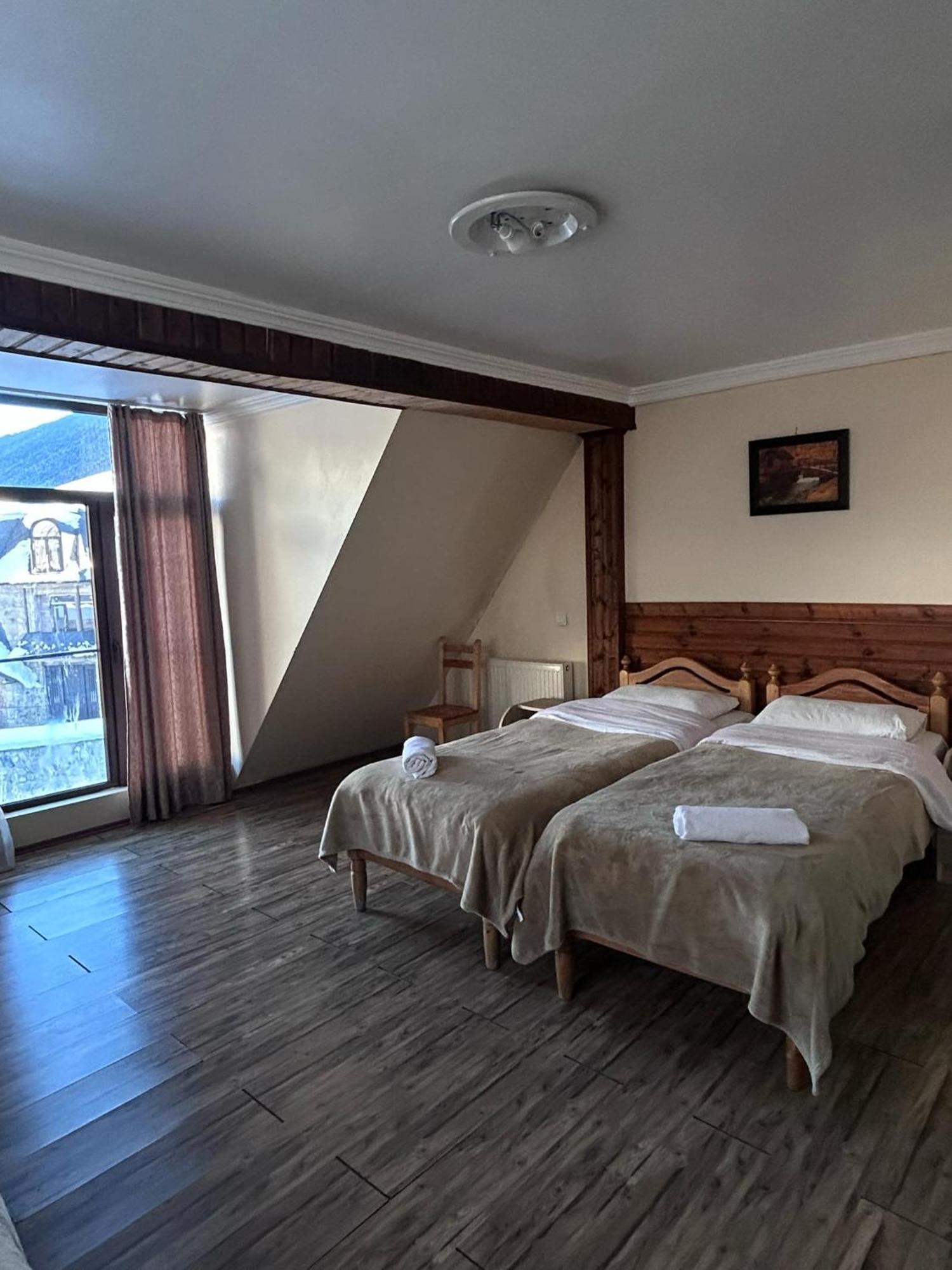 Mestiatour Guest House ภายนอก รูปภาพ