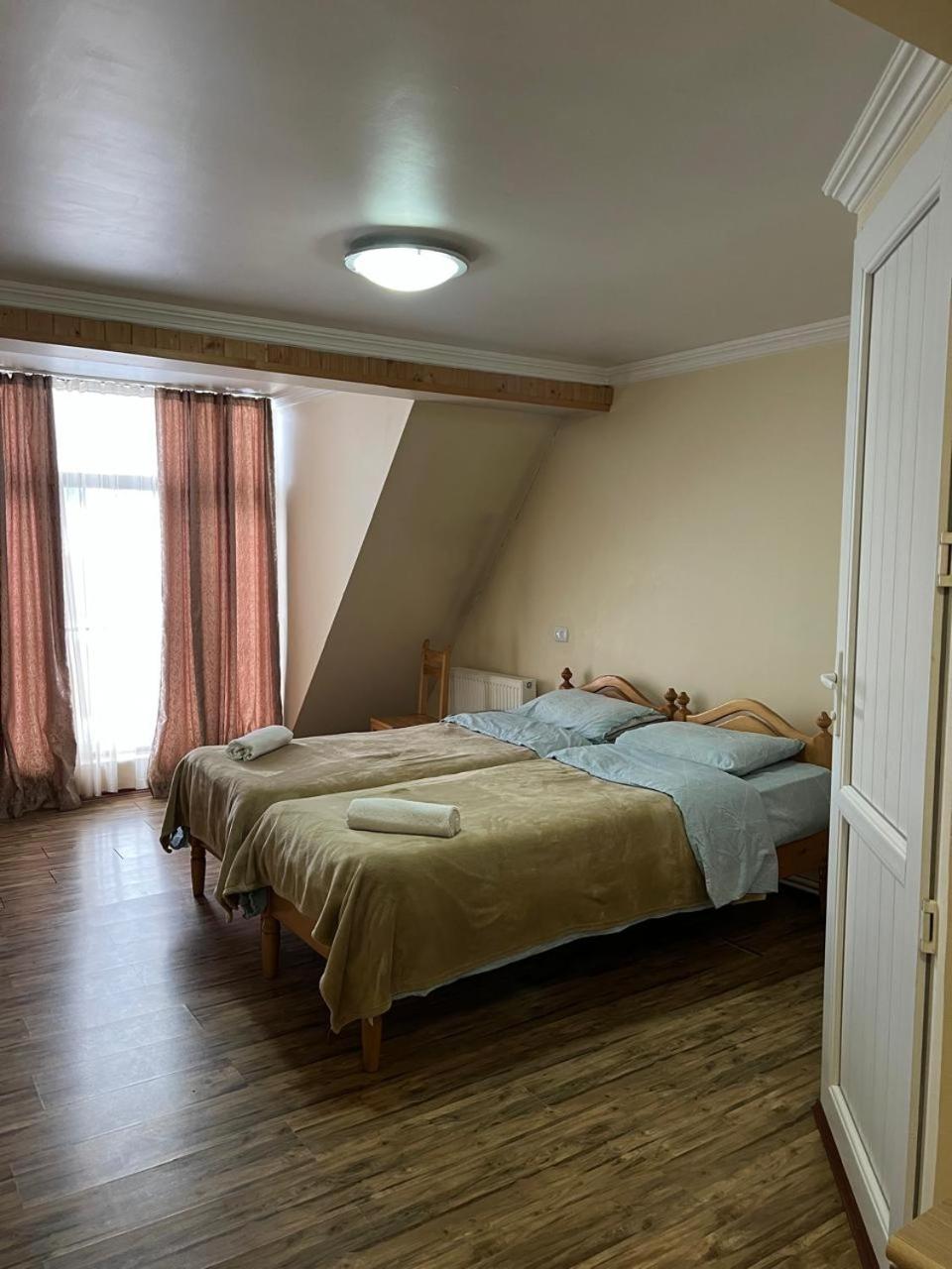 Mestiatour Guest House ภายนอก รูปภาพ